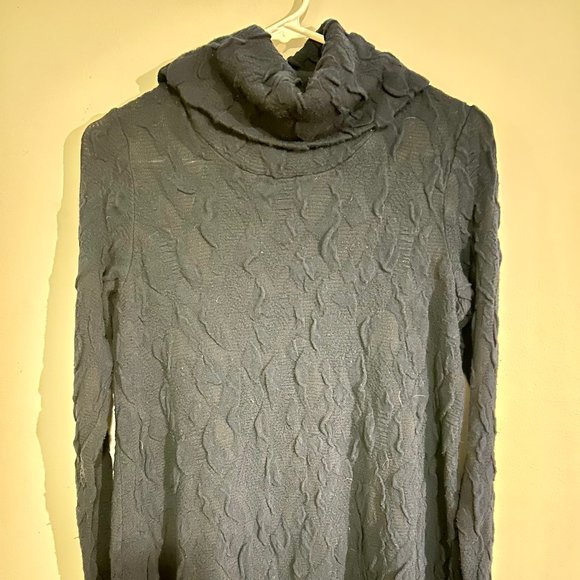 Cut Loose Navy Blue Patterned Turtleneck Tunic, Size Small - Picture 4 of 4